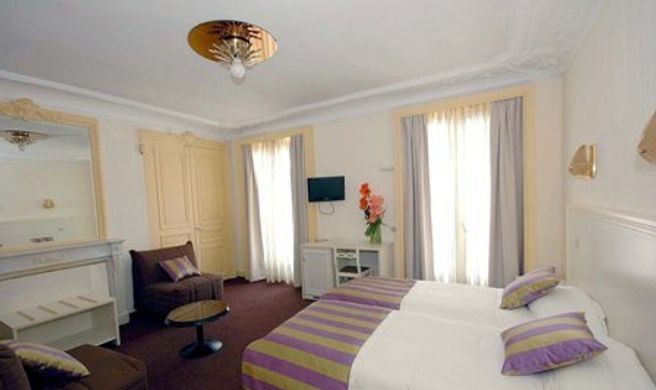 La Boetie Hotel Room