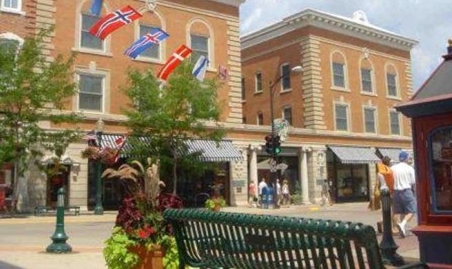 Hotel Winneshiek Exterior