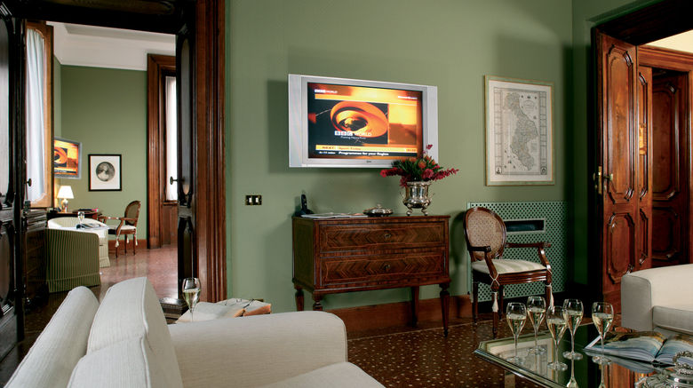 <b>Villa Spalletti Trivelli Suite</b>. Images powered by <a href="https://www.leonardoworldwide.com/" title="Leonardo Worldwide" target="_blank">Leonardo</a>.