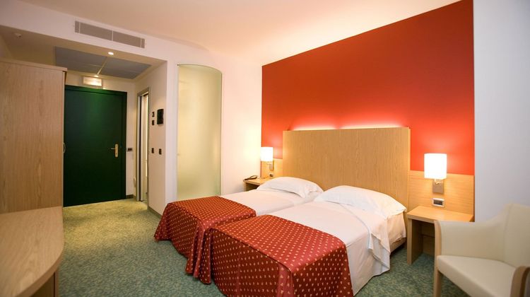 Hotel Senator Room