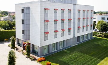 Hotel Senator