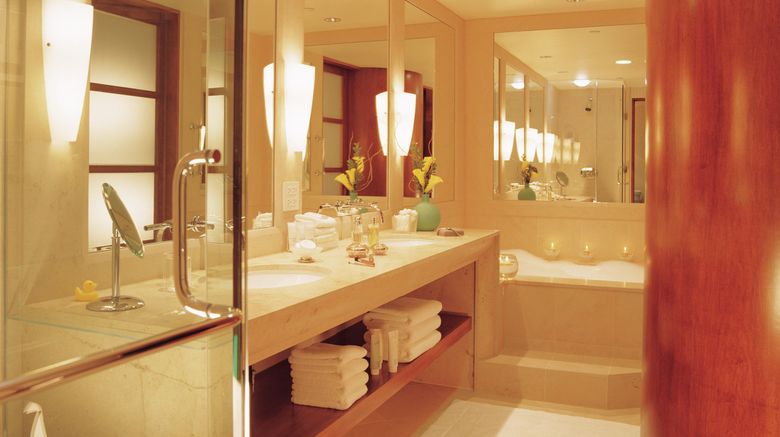 <b>Taj Campton Place Room</b>. Images powered by <a href="https://www.leonardoworldwide.com/" title="Leonardo Worldwide" target="_blank">Leonardo</a>.