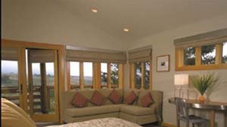 <b>Costanoa Lodge Room</b>. Images powered by <a href="https://www.leonardoworldwide.com/" title="Leonardo Worldwide" target="_blank">Leonardo</a>.
