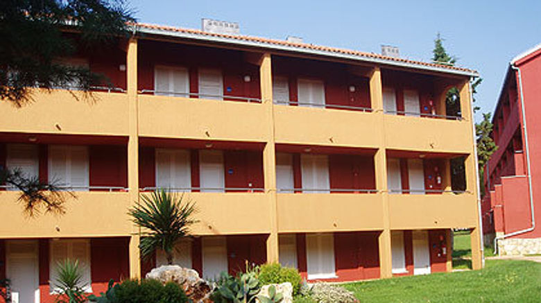 Sunset Lanterna Apartments Exterior. Images powered by <a href="https://www.leonardoworldwide.com" target="_blank" rel="noopener">Leonardo</a>.