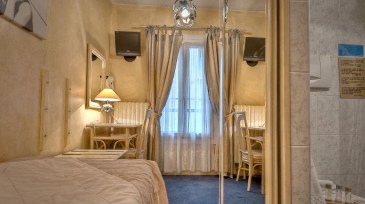 Ascot Opera Hotel Room