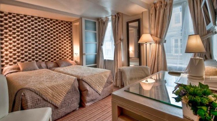 Ile de France Room