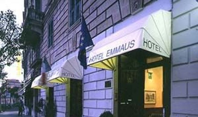 Hotel Emmaus Exterior