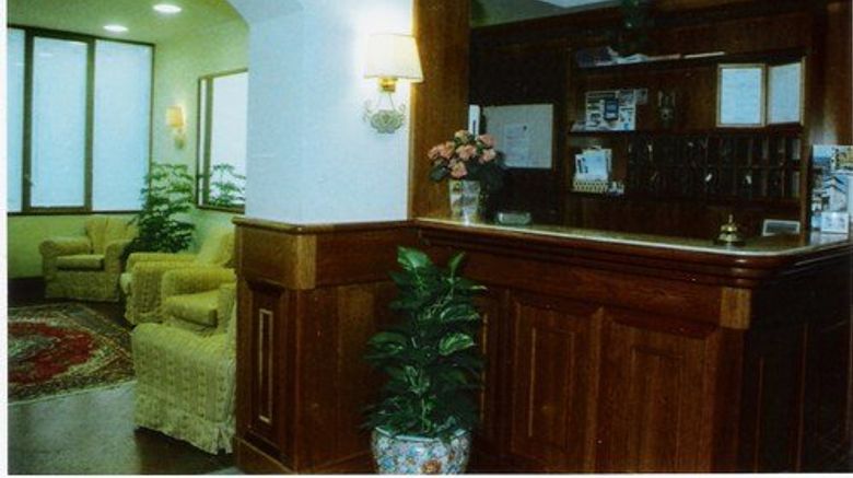 <b>Beatrice Hotel Lobby</b>. Images powered by <a href="https://www.leonardoworldwide.com/" title="Leonardo Worldwide" target="_blank">Leonardo</a>.