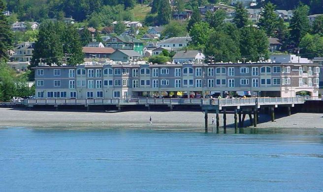 Silver Cloud Inn Exterior