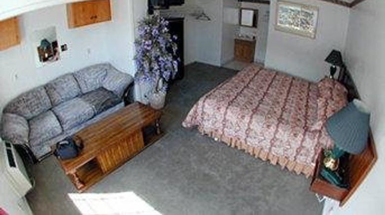 <b>Alpine Inn & Suites Suite</b>. Images powered by <a href="https://www.leonardoworldwide.com/" title="Leonardo Worldwide" target="_blank">Leonardo</a>.