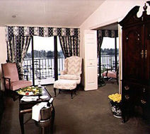 Channel Inn Hotel Suite