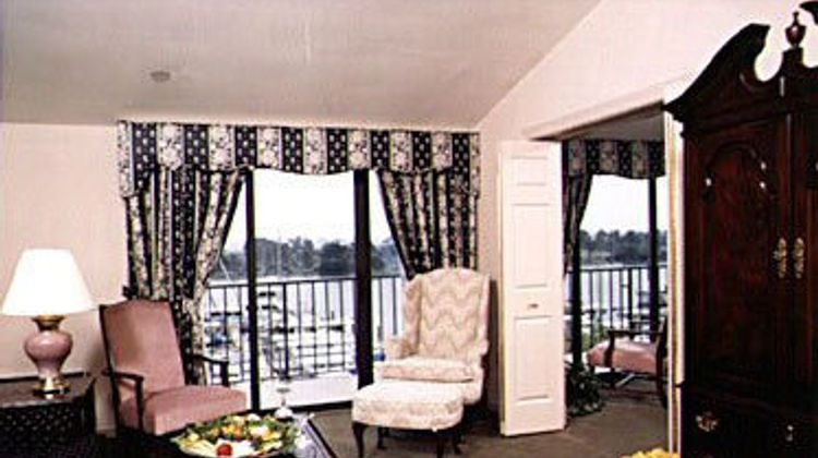 Channel Inn Hotel Suite