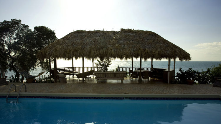 Jake's Hotel Villas & Spa Exterior