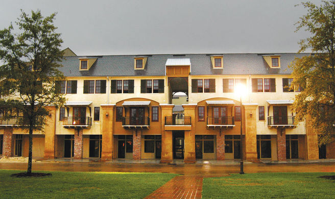 Carriage House Hotel Exterior