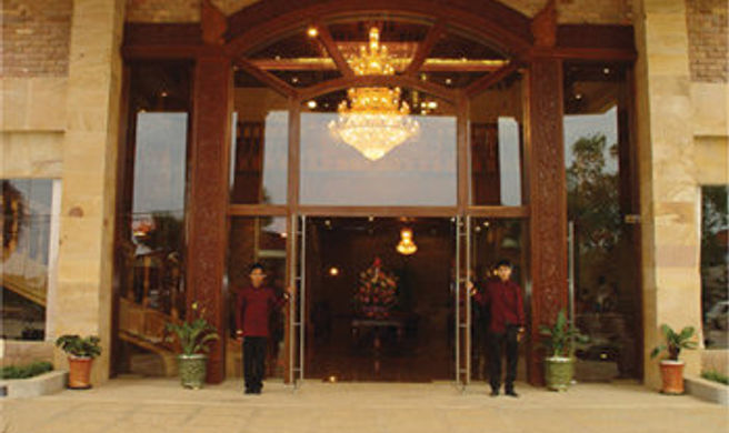 Blue River Hotel Exterior