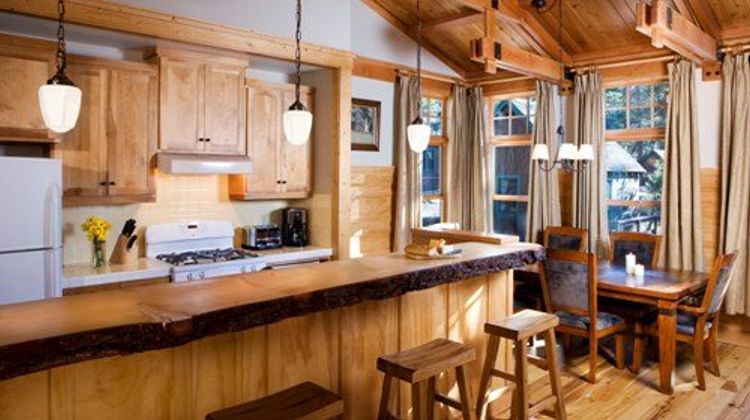 Tamarack Lodge Resort Room