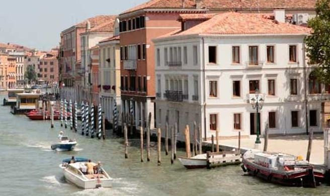 Canal Grande Hotel Exterior