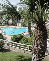 Hibiscus Oceanfront Resort