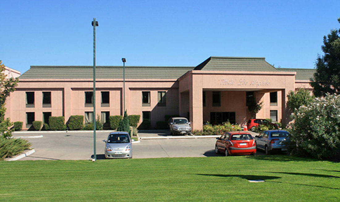 Diego de Almagro Los Angeles Exterior