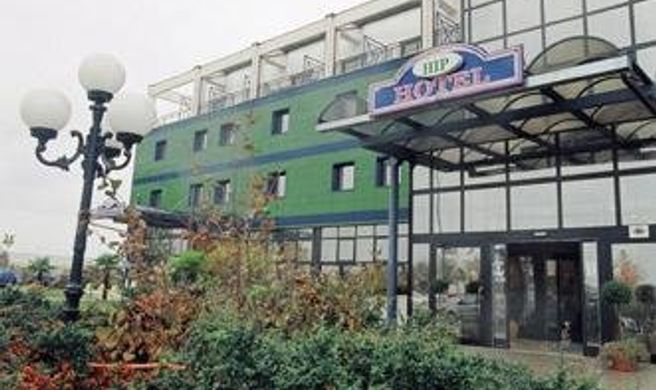 HotelTo Exterior