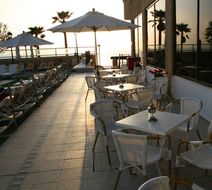 The Seasons Hotel Exterior