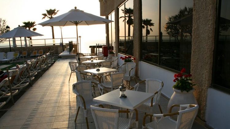 The Seasons Hotel Exterior