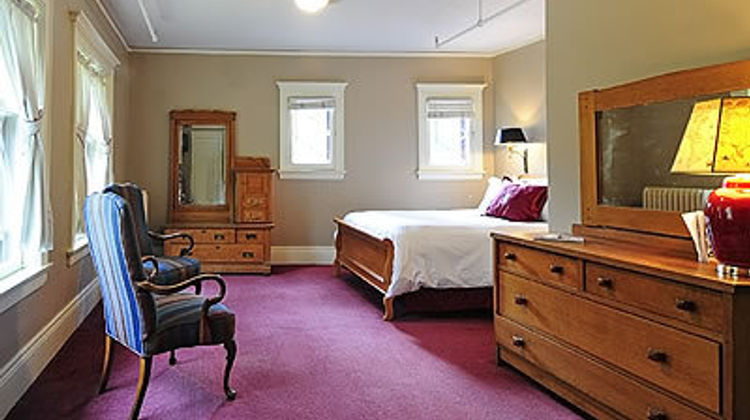Redstone Inn Room
