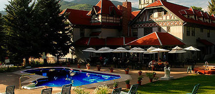 Redstone Inn Exterior