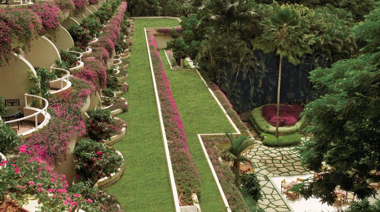 <b>The Oberoi Bangalore Room</b>. Images powered by <a href="https://www.leonardoworldwide.com/" title="Leonardo Worldwide" target="_blank">Leonardo</a>.
