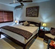 The Seaview Lodge Room