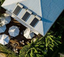 The Seaview Lodge Exterior