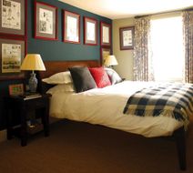 Queen's Arms Hotel Room