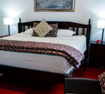 The Seaview Lodge Room