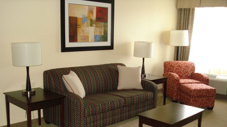 Holiday Inn Express & Suites Suite