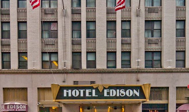 Hotel Edison Exterior