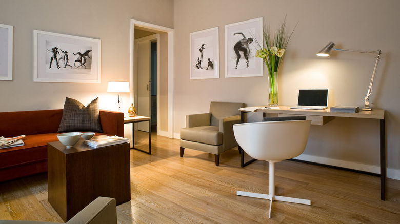 <b>Escalus Luxury Suites Verona Room</b>. Images powered by <a href="https://www.leonardoworldwide.com/" title="Leonardo Worldwide" target="_blank">Leonardo</a>.