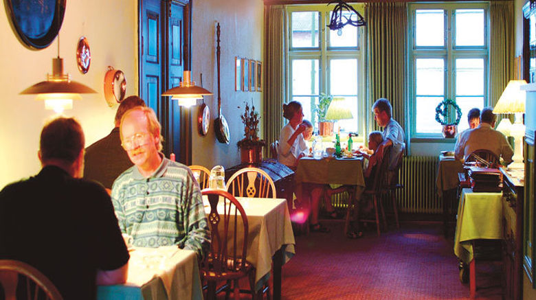 <b>Den Gamle Kro Restaurant</b>. Images powered by <a href="https://www.leonardoworldwide.com/" title="Leonardo Worldwide" target="_blank">Leonardo</a>.