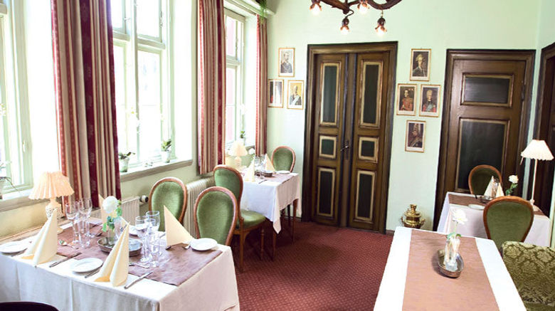 <b>Den Gamle Kro Restaurant</b>. Images powered by <a href="https://www.leonardoworldwide.com/" title="Leonardo Worldwide" target="_blank">Leonardo</a>.