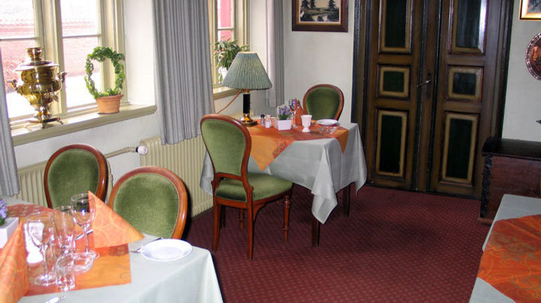 <b>Den Gamle Kro Restaurant</b>. Images powered by <a href="https://www.leonardoworldwide.com/" title="Leonardo Worldwide" target="_blank">Leonardo</a>.
