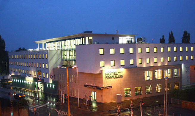 Hotel Famulus Exterior