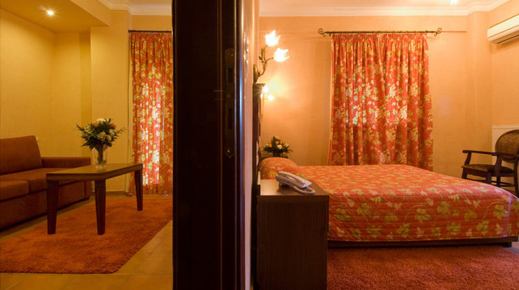 Dellas Hotel Kastraki Room