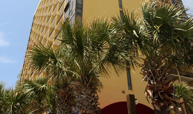 Sun N Sand Resort Exterior