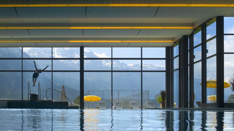 <b>Suvretta House Pool</b>. Images powered by <a href="https://www.leonardoworldwide.com/" title="Leonardo Worldwide" target="_blank">Leonardo</a>.