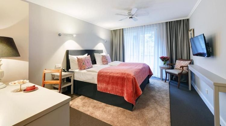 Admiral Hotel Room