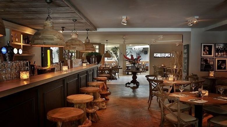 <b>City Hotel La Reine Restaurant</b>. Images powered by <a href="https://www.leonardoworldwide.com/" title="Leonardo Worldwide" target="_blank">Leonardo</a>.
