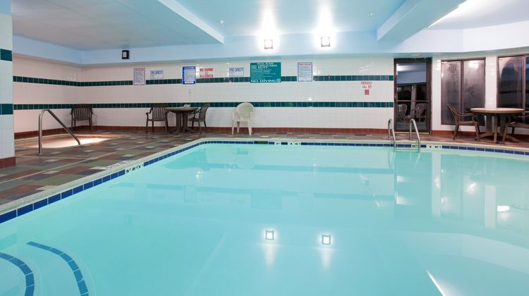 Holiday Inn Express & Suites Pool