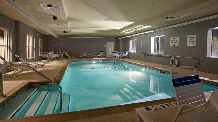 Holiday Inn Express Hotel & Suites North Pool