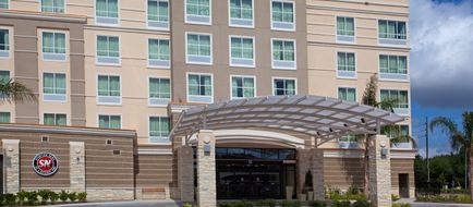 Holiday Inn West Energy Corridor Exterior