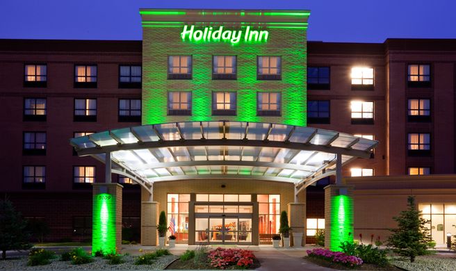 Holiday Inn Madison at the American Ctr Exterior