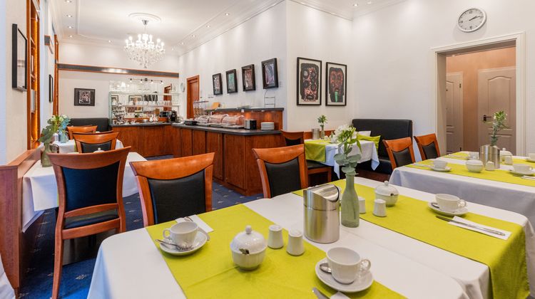Hotel West Restaurant